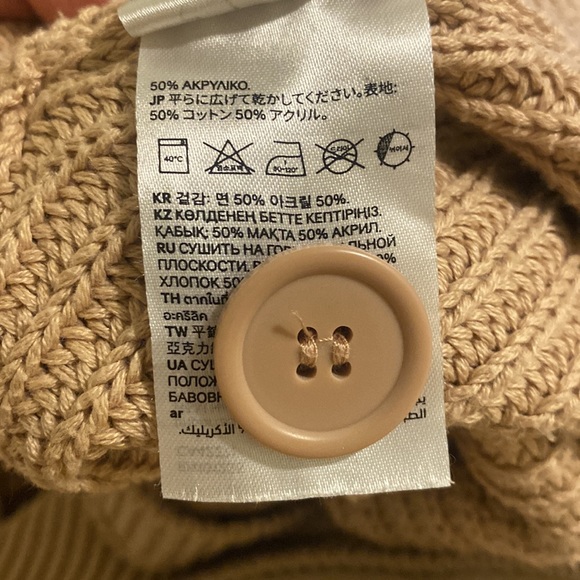 H&M Divided Rib-Knit Short Cardigan - Picture 5 of 5